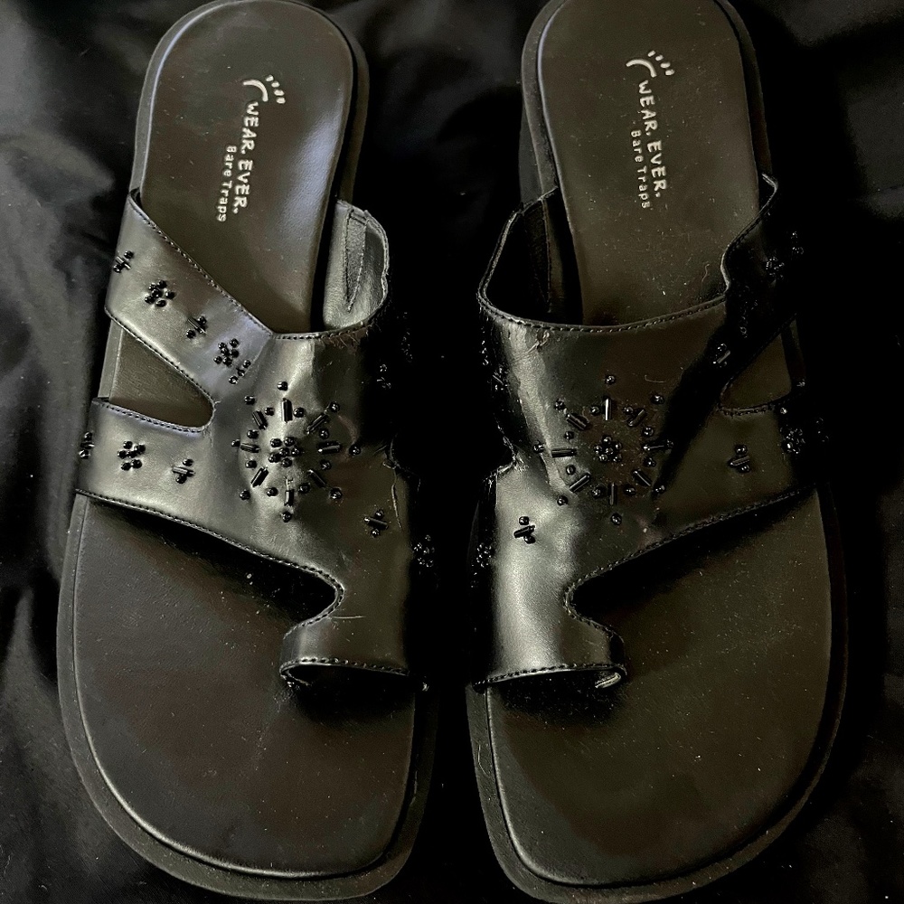 BARELY USED "BARE TRAPS" HELENE STYLE WOMENS SANDALS - SIZE 10M!!